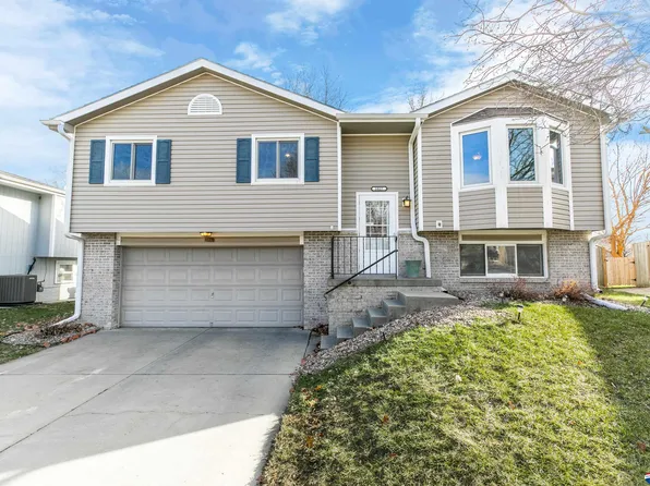 1027 Parkview Ln, Lincoln, NE 68512