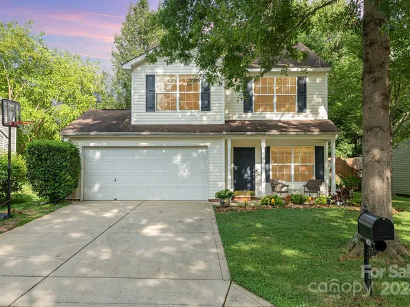 840 Settlement Dr, Clover, SC 29710