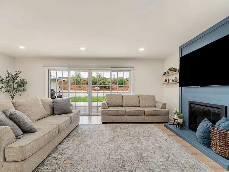 16229 Janine Dr — Photo 11