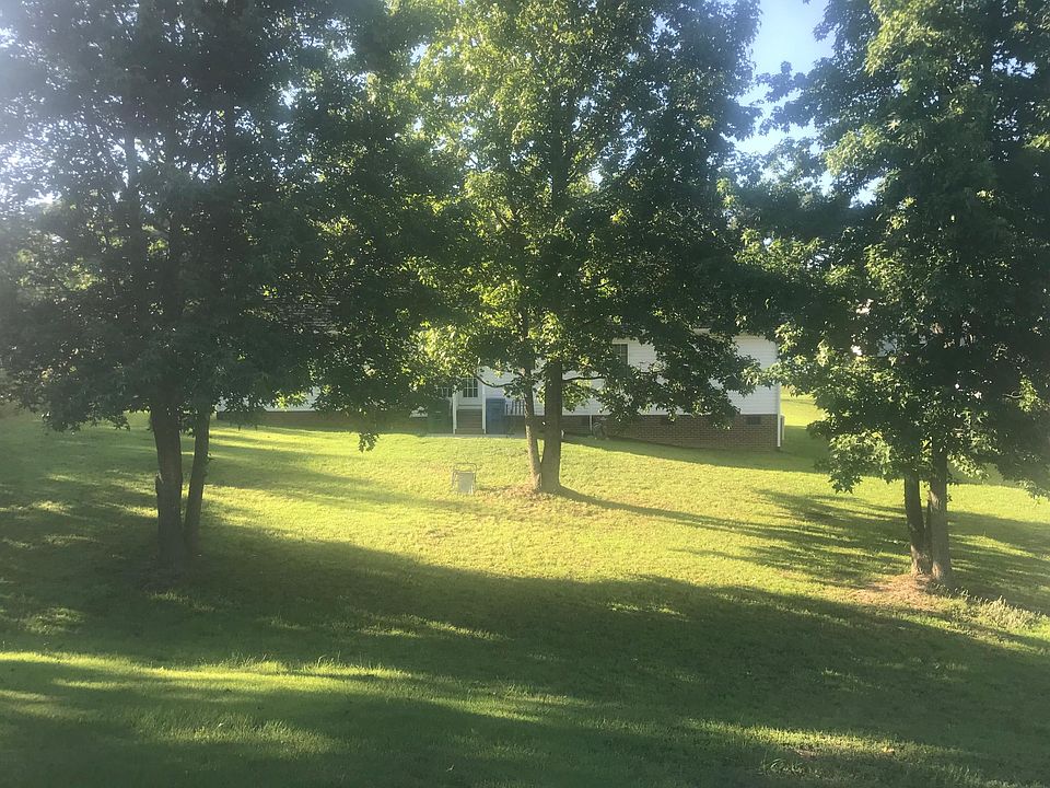 2nd image of 707 Coventry Dr