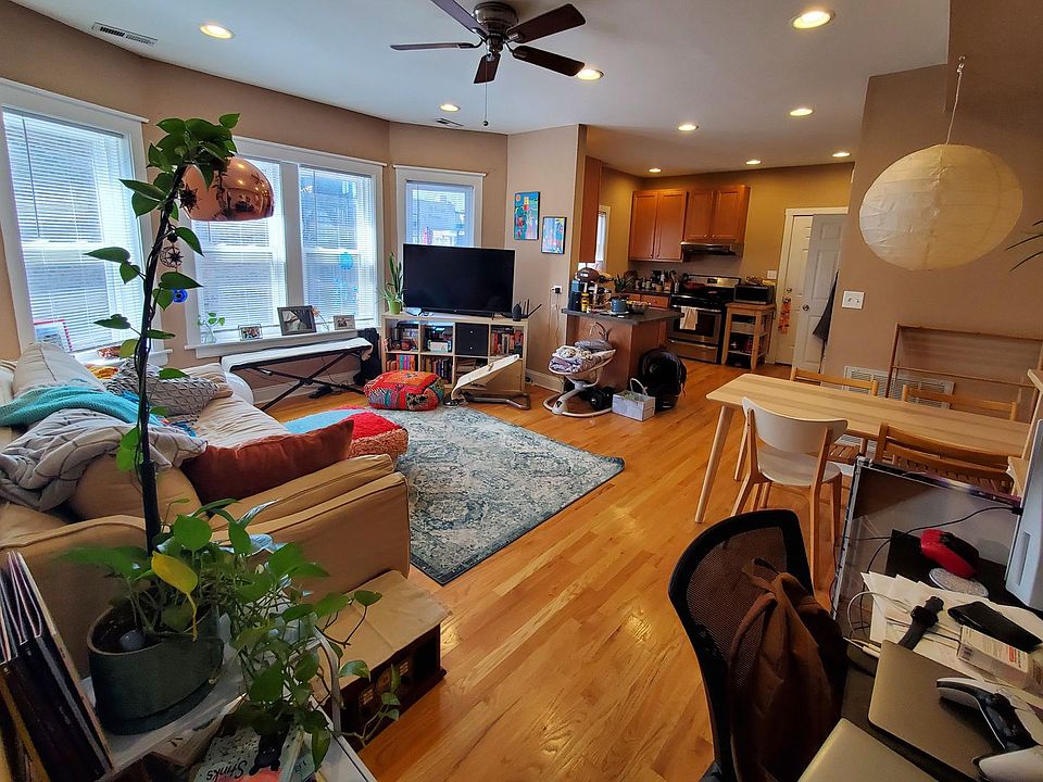 1st image of 4926 N Albany Ave APT 2S