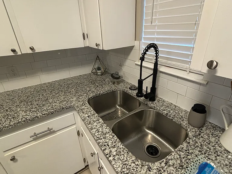 1307 Sherry Ln #B — Photo 7