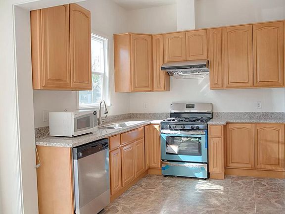 3rd image of 216 N 16th St #216