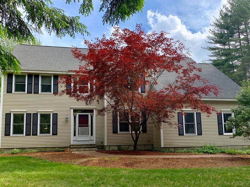 1st image of 15 Deer Hollow Dr