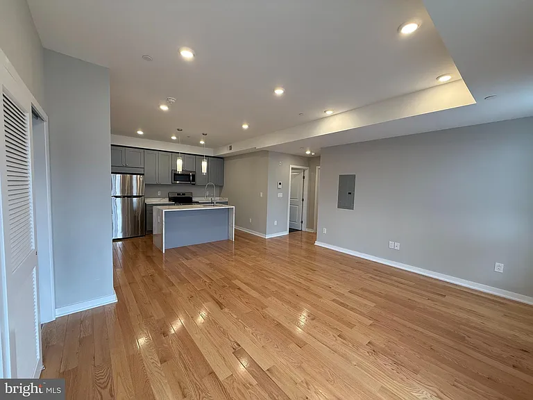 914 W Susquehanna Ave #18-2A — Photo 8