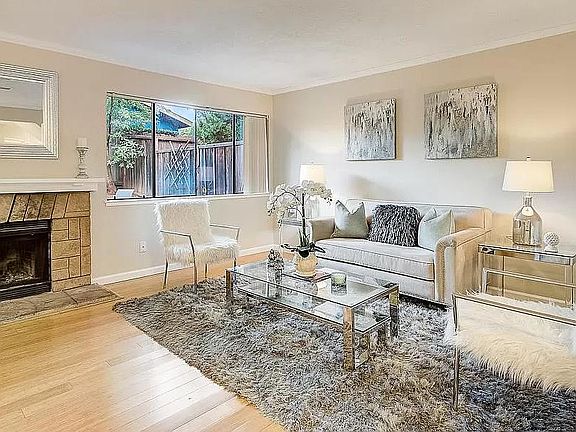 3rd image of 761 Williamsburg Way