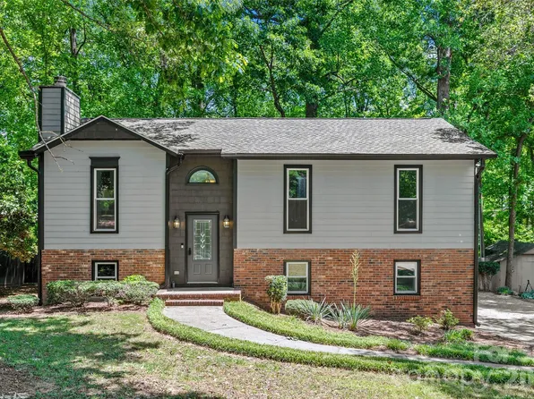 204 Swampfox Dr, Fort Mill, SC 29715