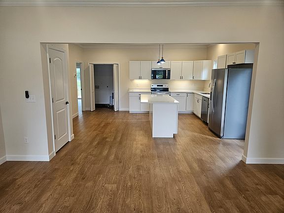 2nd image of 1046 Moultrie Dr