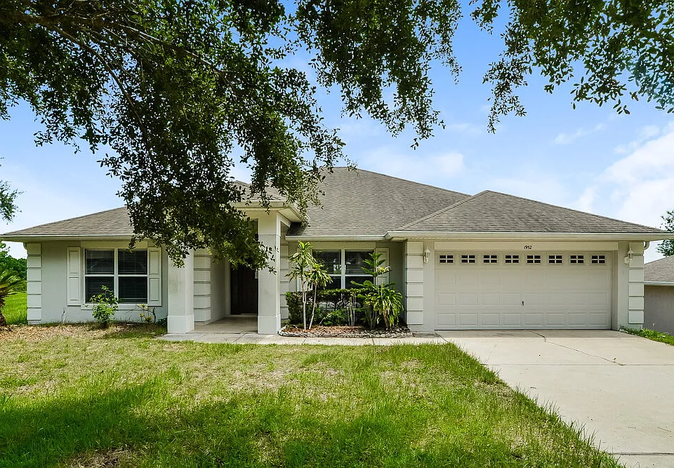 1952 Southern Oak Loop