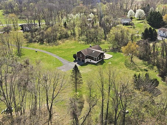 5th image of 583 Morgan Grove Rd