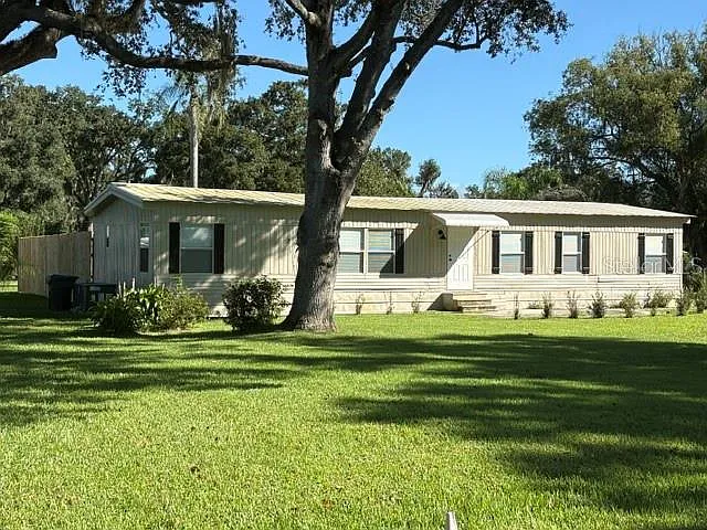 3 bed, 2.0 bath, 1344 sqft, $2,375 — Photo 2
