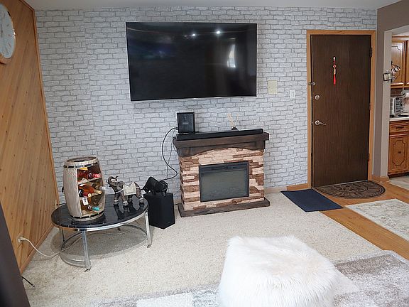 2nd image of 4829 W 109th St APT 203