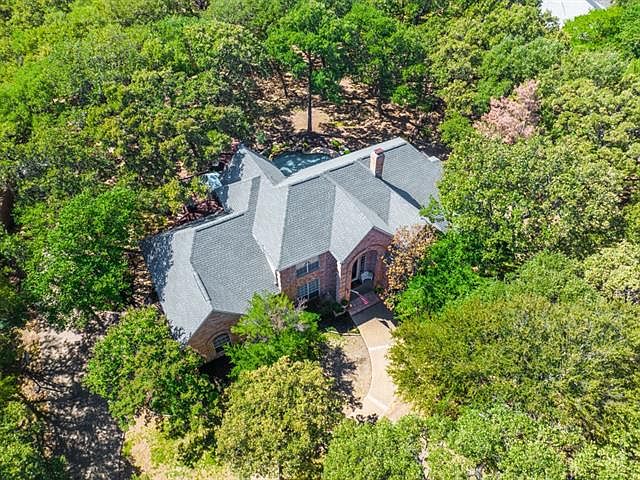 1st image of 115 Eagles Nest Cir