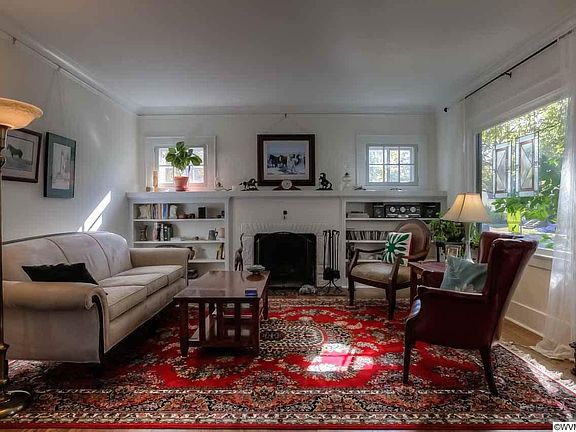 5th image of 390 Richmond Ave SE