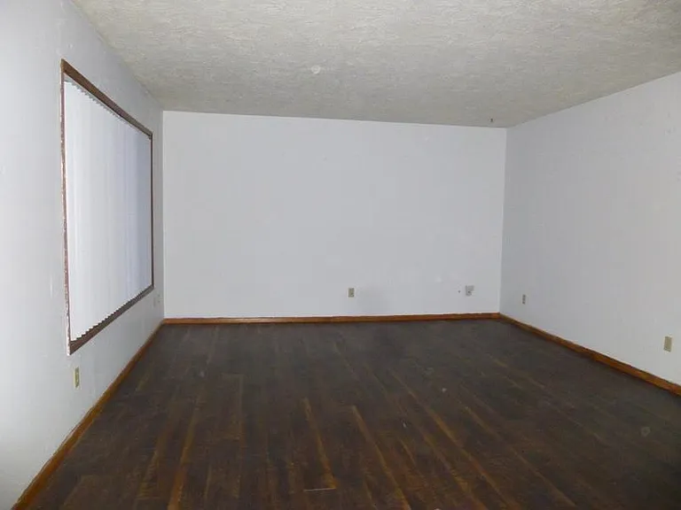 3217 Grand Blvd — Photo 5