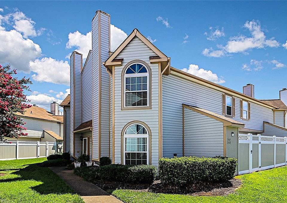 1st image of 745 Harbor Springs Trl