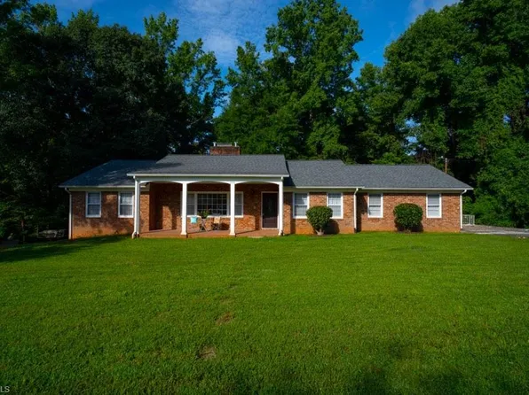 246 Merry Hills Dr, High Point, NC 27262