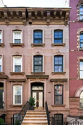 428 Clinton Street in Carroll Gardens