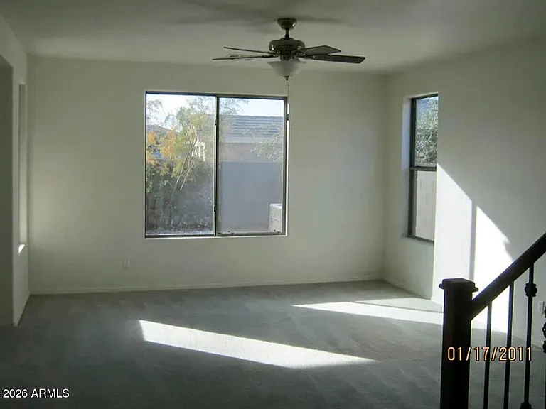 4057 E Karsten Dr — Photo 2