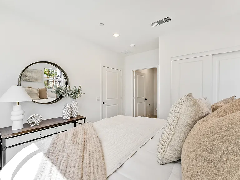 Jasmine Ln — Photo 18