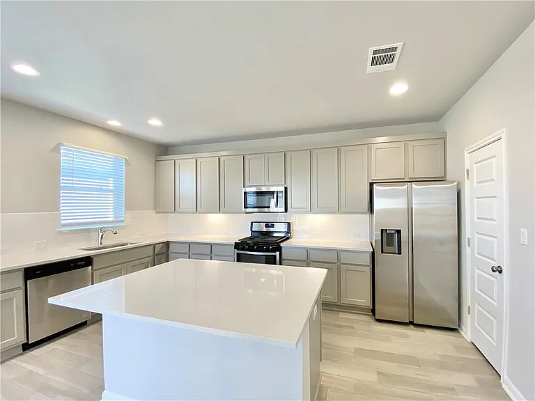 2913 Birch Park Path — Photo 6