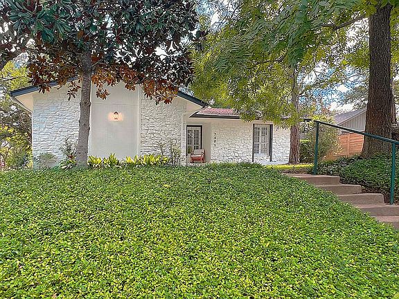 2nd image of 7401 Whispering Oaks Dr