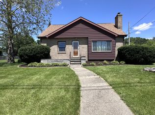 212 E Miller Rd, Sterling, IL 61081