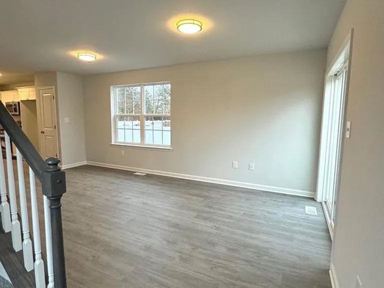 525 Dock St — Photo 7