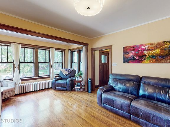 4th image of 5057 N Saint Louis Ave