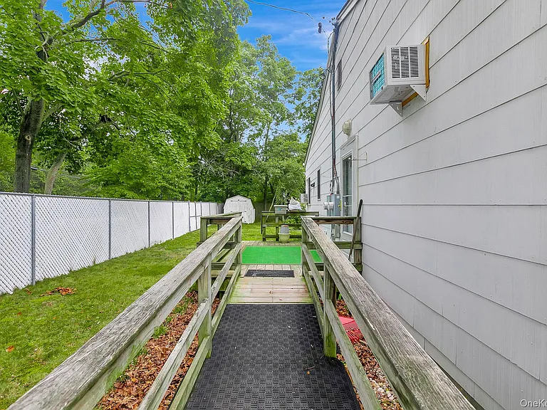 4 Brooktree Ct — Photo 1