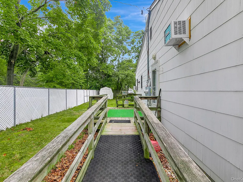 4 Brooktree Ct