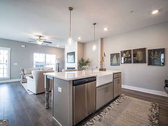 5th image of 1704 Prospect Way