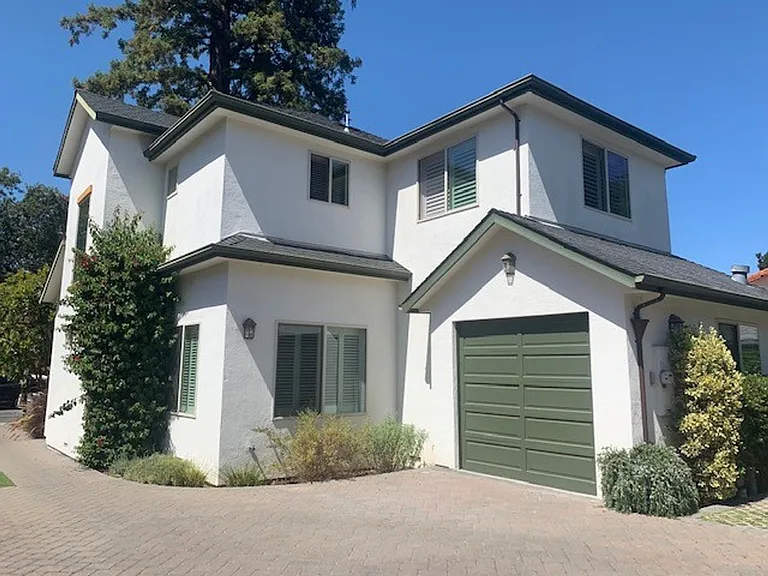 925 Roble Ave — Photo 3