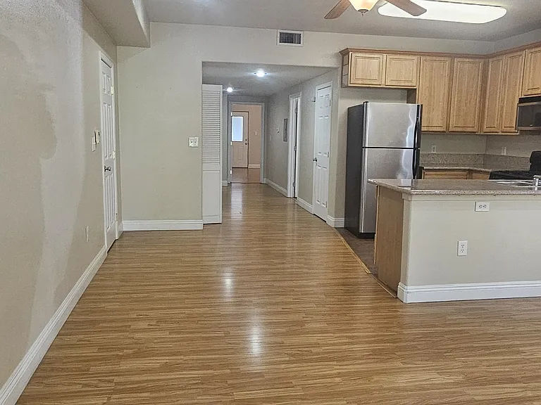 1804 G St — Photo 28