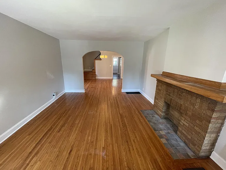 2956 Indianola Ave — Photo 6