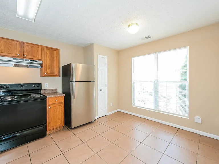5733 Strathmoor Manor Cir — Photo 7