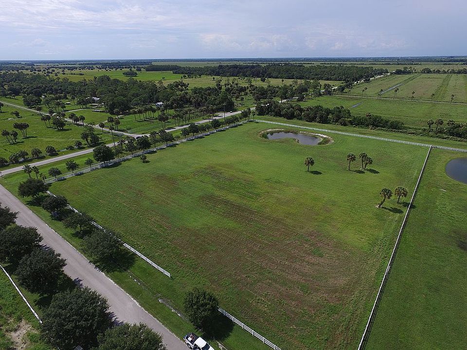 1st image of 18200 Wagonwheel Ln