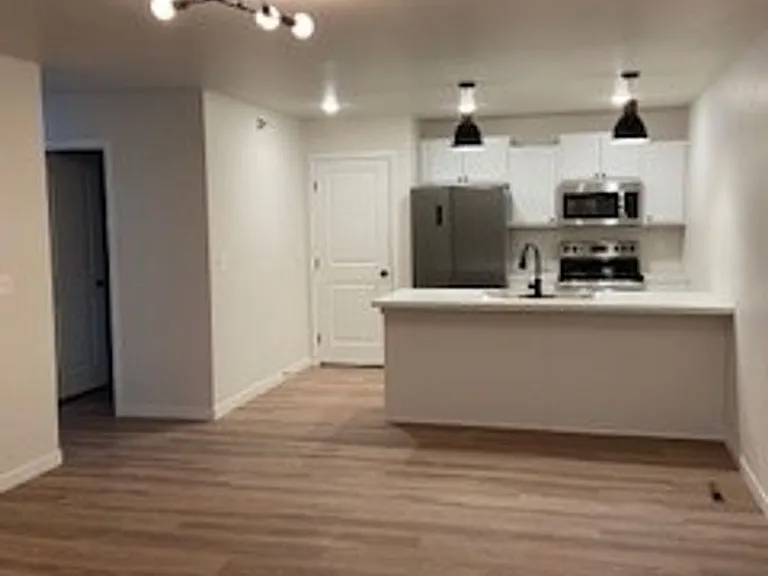 826-834 Thames Ct #1008 — Photo 40
