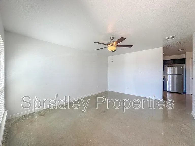 9110A Winding Ct — Photo 2