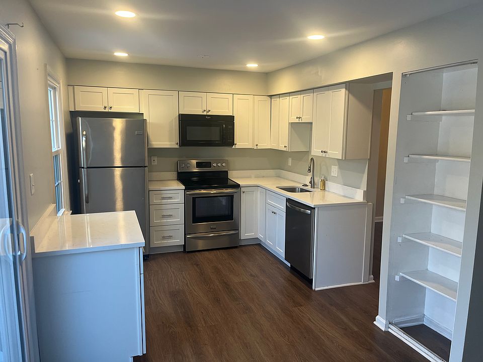 1st image of 5015 McFarland Dr