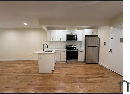 1 bed, $2,734 — Photo 4