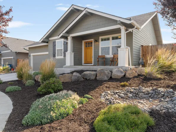 320 NW 33rd St, Redmond, OR 97756