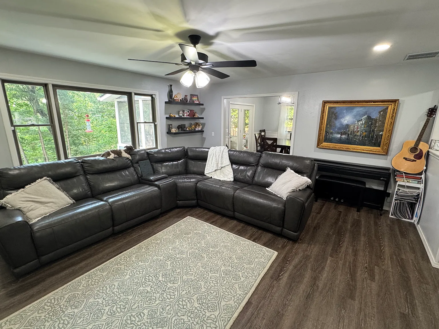4 bed, 2100 sqft, $2,400 — Photo 3