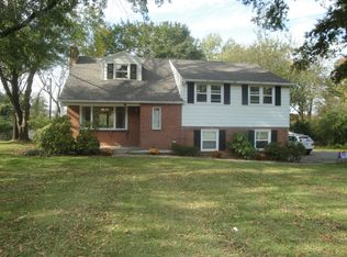 893 Crestline Dr, Blue Bell, PA 19422