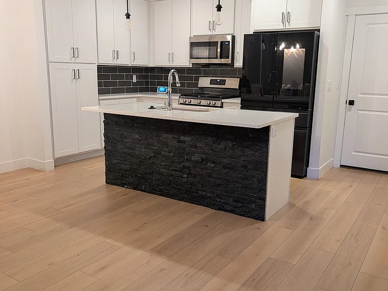 695 W Claystone Dr — Photo 8