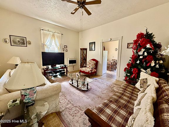 2nd image of 83 2nd Ave Pee Dee