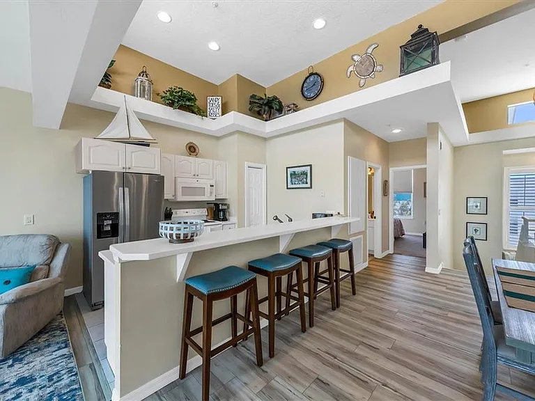 8272 Harborside Cir — Photo 12
