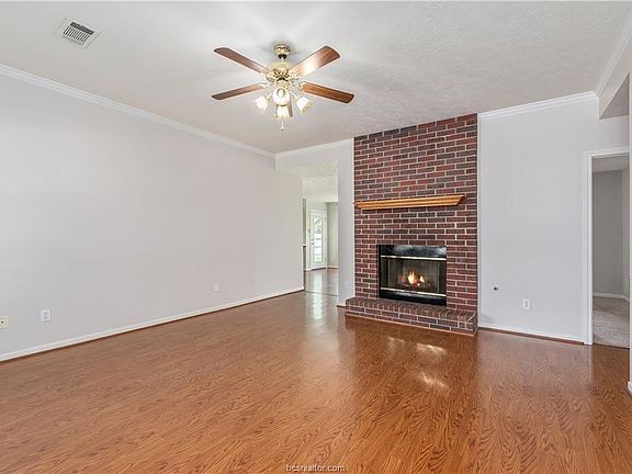 3rd image of 4005 Stony Creek Ln
