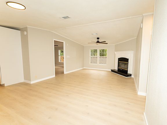 4th image of 9520 Merton St