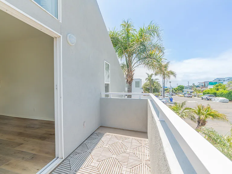 4887 Mission Blvd — Photo 14